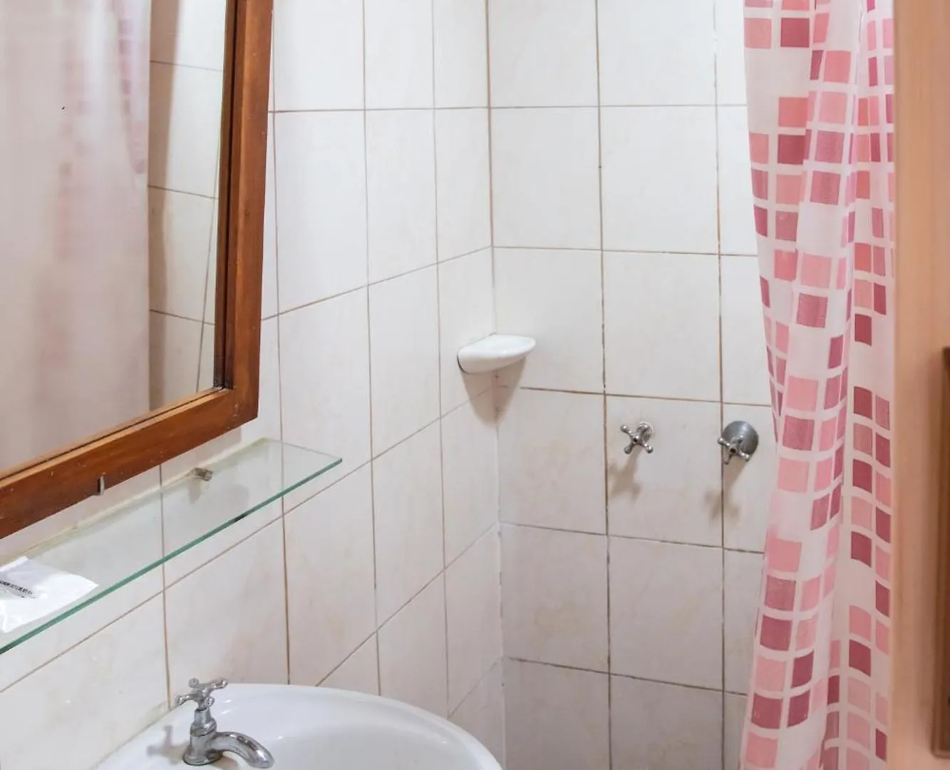 Hostel Pituco - En El Corazon De La Ciudad Mendoza