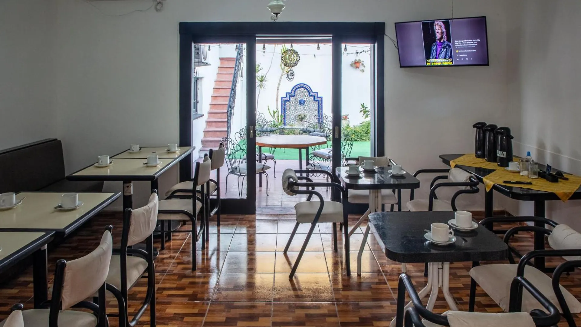 Hostel Pituco - En El Corazon De La Ciudad Mendoza