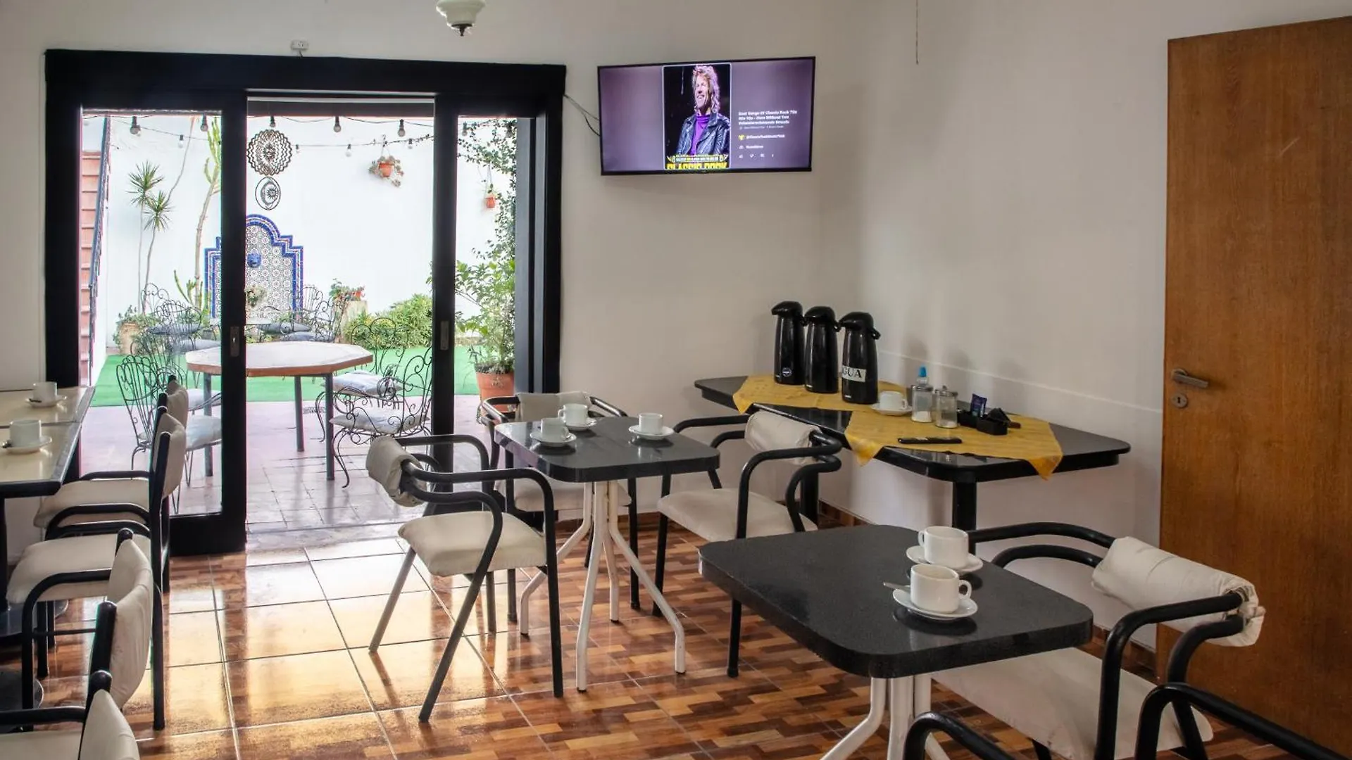Hostel Pituco - En El Corazon De La Ciudad Mendoza